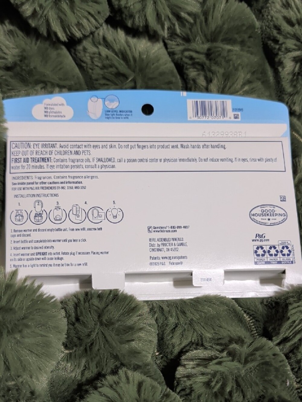 Febreeze Plug Ins - Picture 3 of 4